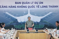 越南政府总理范明政亲自视察并督促隆城国际机场项目施工进度。图自越通社