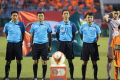 越南裁判在越南职业足球联赛（V-League）执法比赛。 图自VPF
