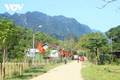 偌族同胞建设温馨繁荣的村庄。图自VOV