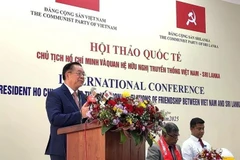 阮仲义在题为“胡志明主席和越南与斯里兰卡传统友好关系”的国际研讨会上发表讲话。图自越通社