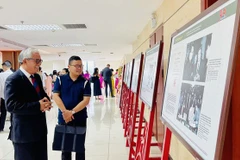 “越美建交30周年”资料展在河内举行。图自越通社