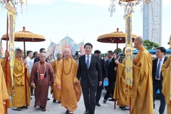 越南国家主席梁强出席2025年联合国卫塞节开幕式。图自越通社