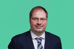 越共十四大：法国共产党强调大会的战略里程碑意义