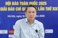 越南记者协会常务副主席阮德利发表讲话。图自越通社