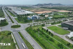 海防市的工业园区。图自越通社
