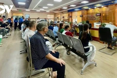 白梅坊公共服务中心每天有200到250人次来办理行政手续。图自VOV