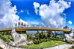 岘港金桥。图自越通社