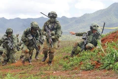 新加坡士兵在一次演训中。图自中国hawaiiarmyweekly.com