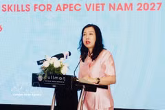 越南外交部副部长黎氏秋恒发表讲话。图自越通社