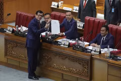 印度尼西亚新刑法典审议批准会议现场。图自美联社