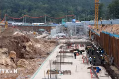 2027年APEC会议中心及配套功能工程施工现场。图自越通社