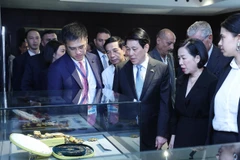越南国家主席梁强和夫人参观埃及贾迈勒·阿卜杜勒·纳赛尔博物馆。图自越通社