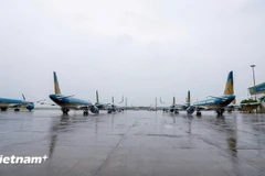 内排机场出现雷暴雨天气。图自越通社