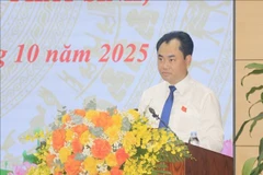 老街省委书记郑越雄兼任省人民议会主席。图自越通社
