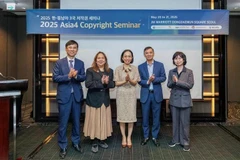 各国代表合影。图自越通社