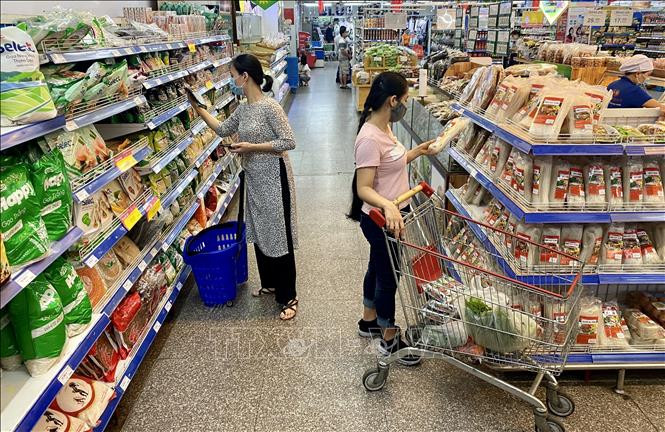 5月份消费与旅游需求攀升拉动越南社会消费品零售总额增长10.2%。图自越通社
