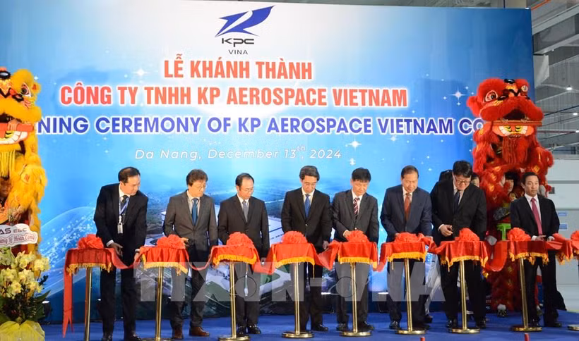 KP航空航天（越南）有限责任公司在岘港市举行KP Vina航空零部件制造厂的竣工典礼。图自越通社