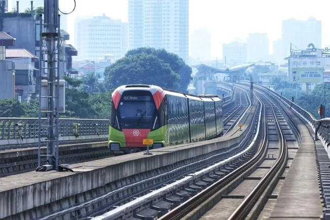 河内轻轨呠（Nhổn）—河内火车站段已运行1370趟车次，累计乘客运输量39.31万人次。图自越通社