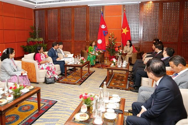 武氏映春副主席会见尼泊尔外交部长阿祖。图自越通社 vna-potal-pho-chu-tich-nuoc-vo-thi-anh-xuan-tham-chinh-thuc-nepal-8231631.jpg