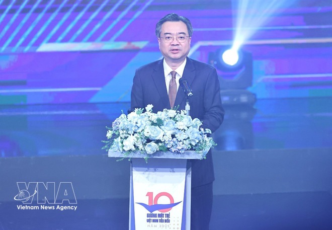 vnanet-potal-le-trao-giai-thuong-guong-mat-tre-viet-nam-tieu-bieu-nam-2025-8662972.jpg