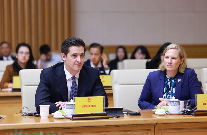 美国企业代表讲话。图自越通社 vna-potal-thu-tuong-pham-minh-chinh-gap-mat-cac-doanh-nghiep-hoa-ky-8028621.jpg