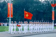 庆祝国庆81周年的升旗仪式在巴亭广场隆重举行