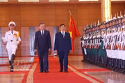 越南隆重举行仪式 欢迎泰国国王与王后访越