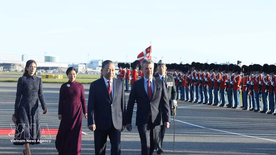 越共中央总书记、国家主席苏林与夫人抵达哥本哈根，开始对丹麦进行国事访问