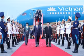 越共中央总书记苏林抵达平壤，开始对朝鲜进行国事访问。图自越通社