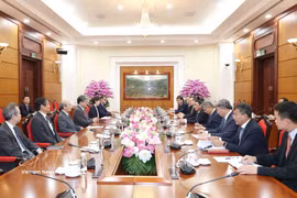 陈锦秀同志会见日本自由民主党代理干事长萩生田光一一行场景。图片来源：越通社