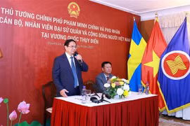 政府总理范明政会见旅瑞越侨代表，高度评价他们为两国做出的贡献。图自越通社