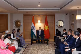 越共中央总书记、国家主席苏林会见印度-越南友好协会主席和越南驻印度名誉领事。图片来源：越通社