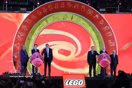 2025年4月9日，越南政府副总理梅文正出席乐高（越南）制造工厂（LEGO Manufacturing Vietnam）落成典礼。这是丹麦乐高集团在全球建设的第六家工厂，也是其在亚洲地区的第二家工厂。图片：越通社