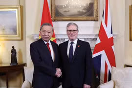 苏林总书记与英国首相基尔·斯塔默。图自越通社