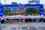 以“绿色创新—绿色未来”为主题的跑步活动吸引2000多名参与者