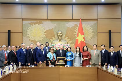 越南与美国加强教育培训合作。图自越通社