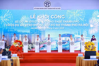 越南政府总理黎明兴出席河内市租赁住房与城铁项目开工仪式。图自越通社