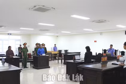 依法严惩破坏民族团结政策的犯罪分子。图自得乐报