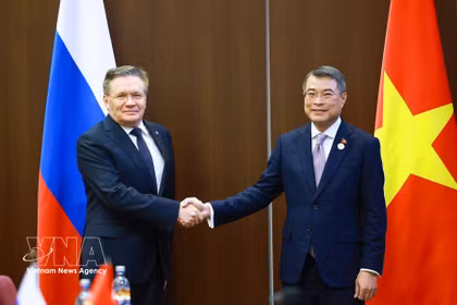 越南政府总理会见俄罗斯国家原子能公司总裁阿列克谢·利哈切夫。图自越通社