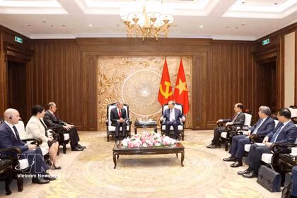 为美国高科技集团对越投资创造便利条件