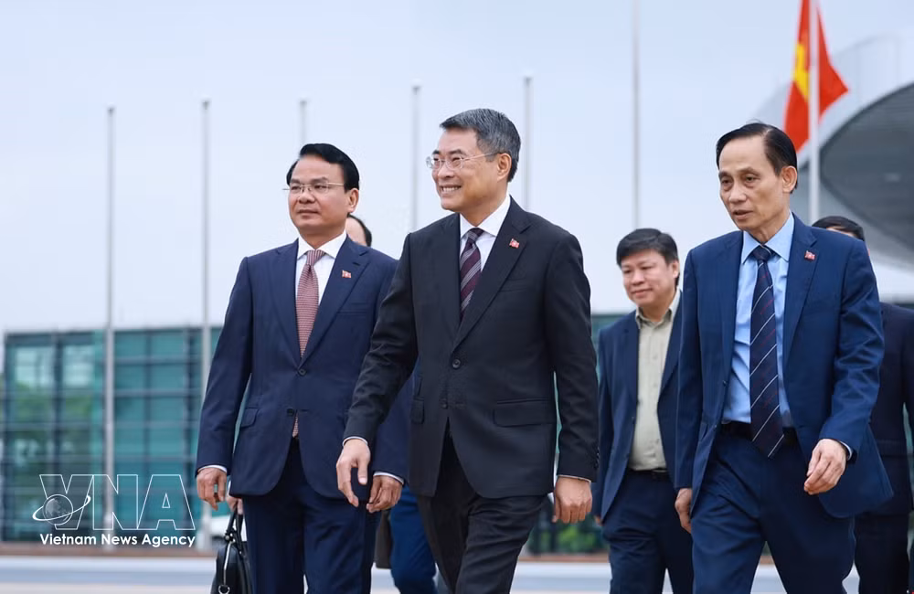 vnanet-thu-tuong-len-duong-tham-du-hoi-nghi-cap-cao-ky-niem-35-nam-quan-he-asean-nga-4.jpg