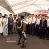 与会代表参观 2026 年海防创新创业节（Techfest Haiphong 2026）科技产品展。图自越通社