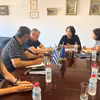 越南驻希腊大使范氏秋香与帕特雷商会举行座谈。图自越通社