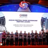 出席第12届东盟财长与央行行长会议的各国代表合影。图自越通社