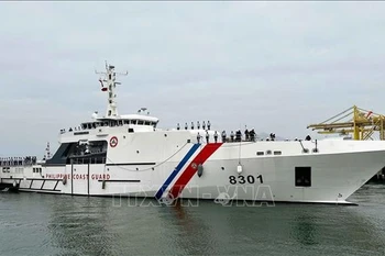 搭载84名军官和船员的菲律宾海岸警卫队“加布里埃拉·思朗”（BRP Gabriela Silang）号海警船已靠泊岘港仙沙港。图自越通社