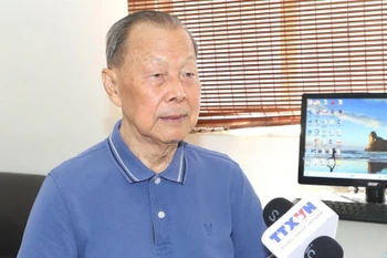毕生致力于研究胡志明主席革命生涯和越南风土人情的学者李明汉。图自越通社
