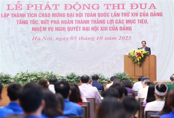 政府总理发起迎接越共十四大和第十六届国会选举的竞赛运动。图自越通社