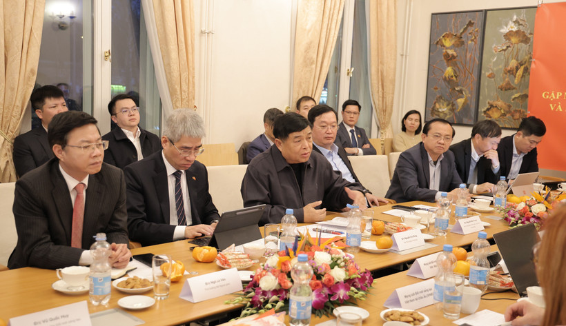 越南政府副总理阮志勇发表讲话。图自越通社