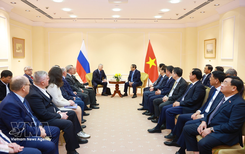 范明政总理会见俄越友好协会和曾参加越战的俄罗斯退役军人协会领导。图自越通社