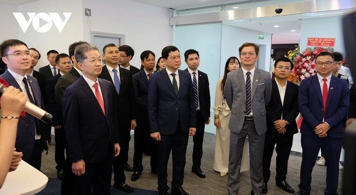 岘港高科技及半导体芯片研发中心挂牌仪式举行。图自越南之声
